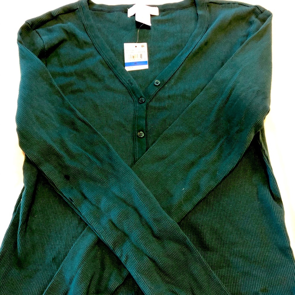 Women’s long sleeve t shirt.